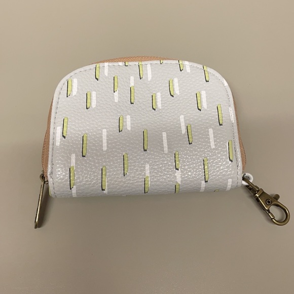 NWOT, Thirty One Half Moon Wallet - Picture 2 of 6